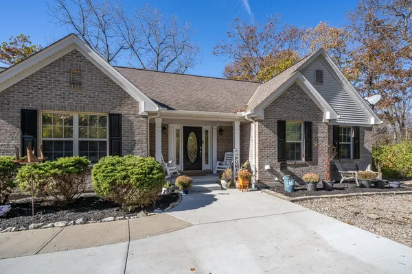 $414,900 | 1698 Brookridge Cir Drive, Lawrenceburg, IN 47025