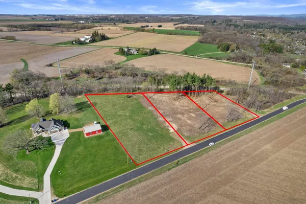 $105,900 | Lot 2 Loveland, Poynette, WI 53955