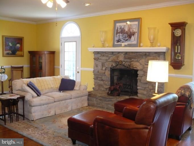 372 Old Baltimore Road Winchester, VA 22603 - Photo 27 of 30 Living Room