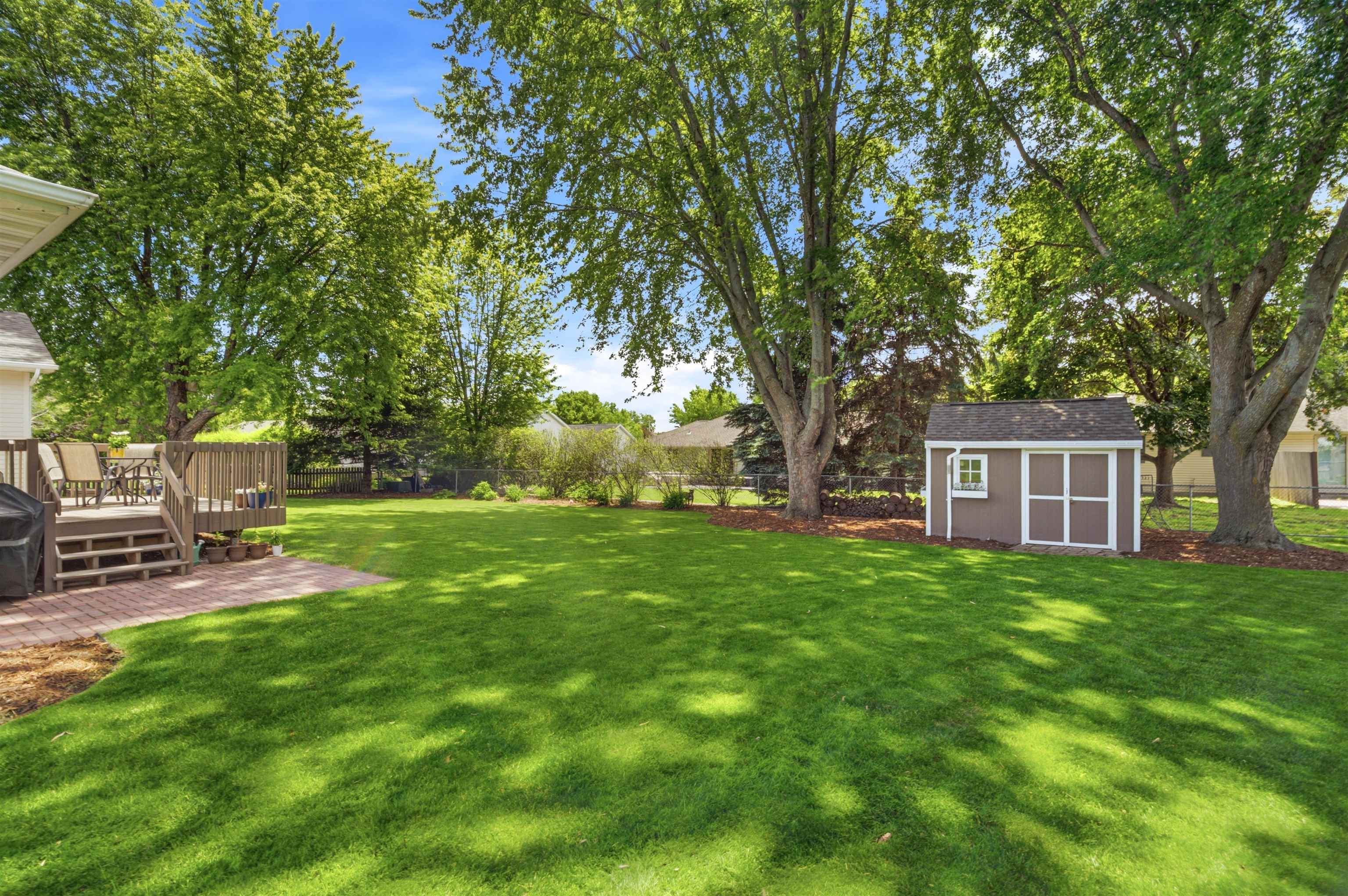 127 Barefoot Court Appleton, WI 54913 - Photo 4 of 57