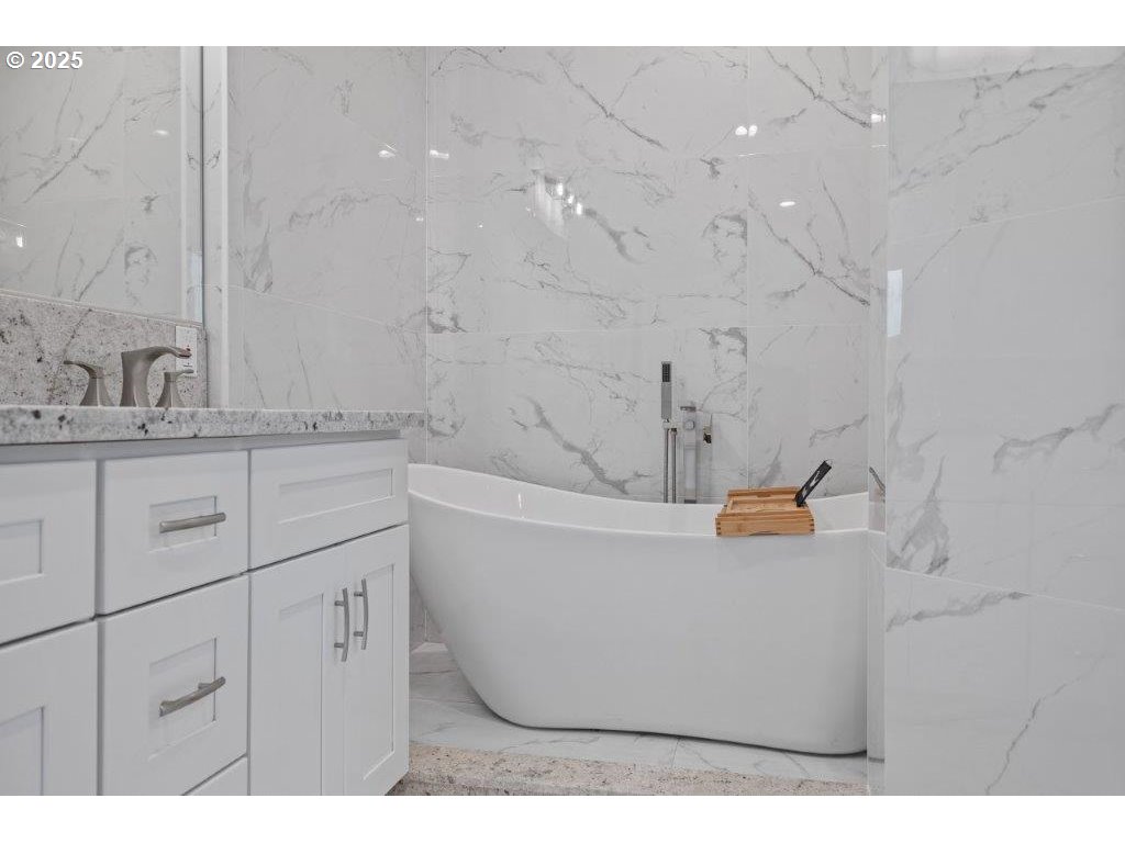 2495 Chester Street North Bend, OR 97459 - Photo 25 of 48 a view of a bathroom with a sink