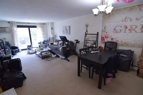 $3,300 | 80 Pleasant Street, Unit 22, Brookline, MA 02446
