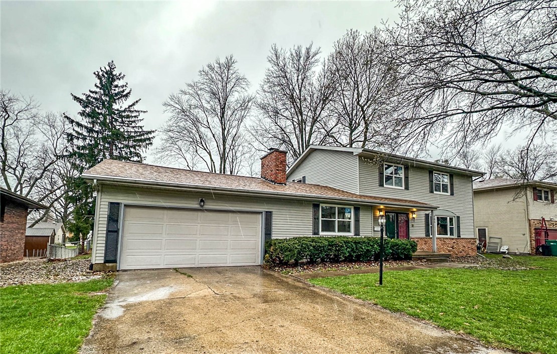 665 Crestline Drive Decatur, IL 62526 - Photo 1 of 32