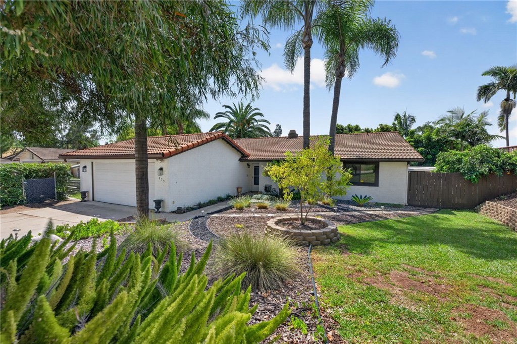 955 La Rue Avenue Fallbrook, CA 92028 - Photo 4 of 54