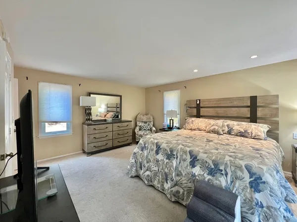 $879,000 | 16 Indian Dawn, Unit 16, Wayland, MA 01778