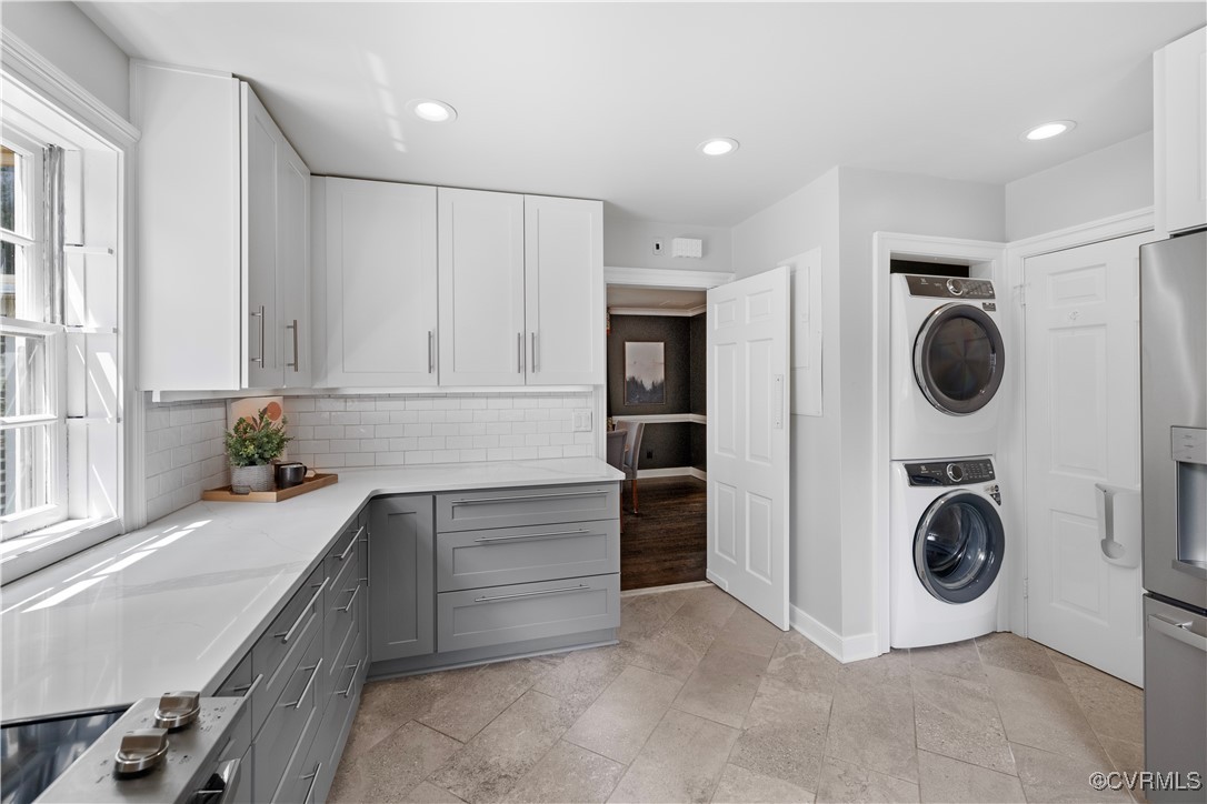 6161 River Road Richmond, VA 23226 - Photo 13 of 38 a kitchen with a refrigerator and washer
