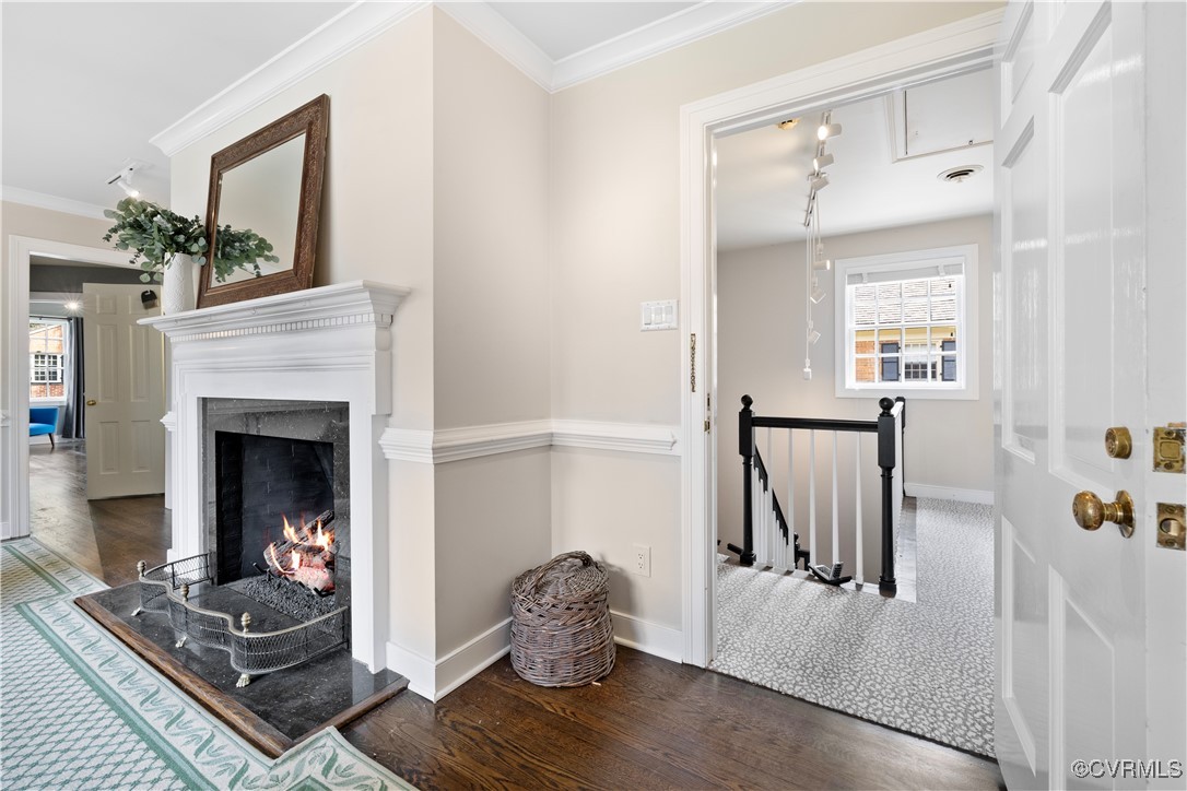 6161 River Road Richmond, VA 23226 - Photo 4 of 38 a living room with furniture and a fireplace