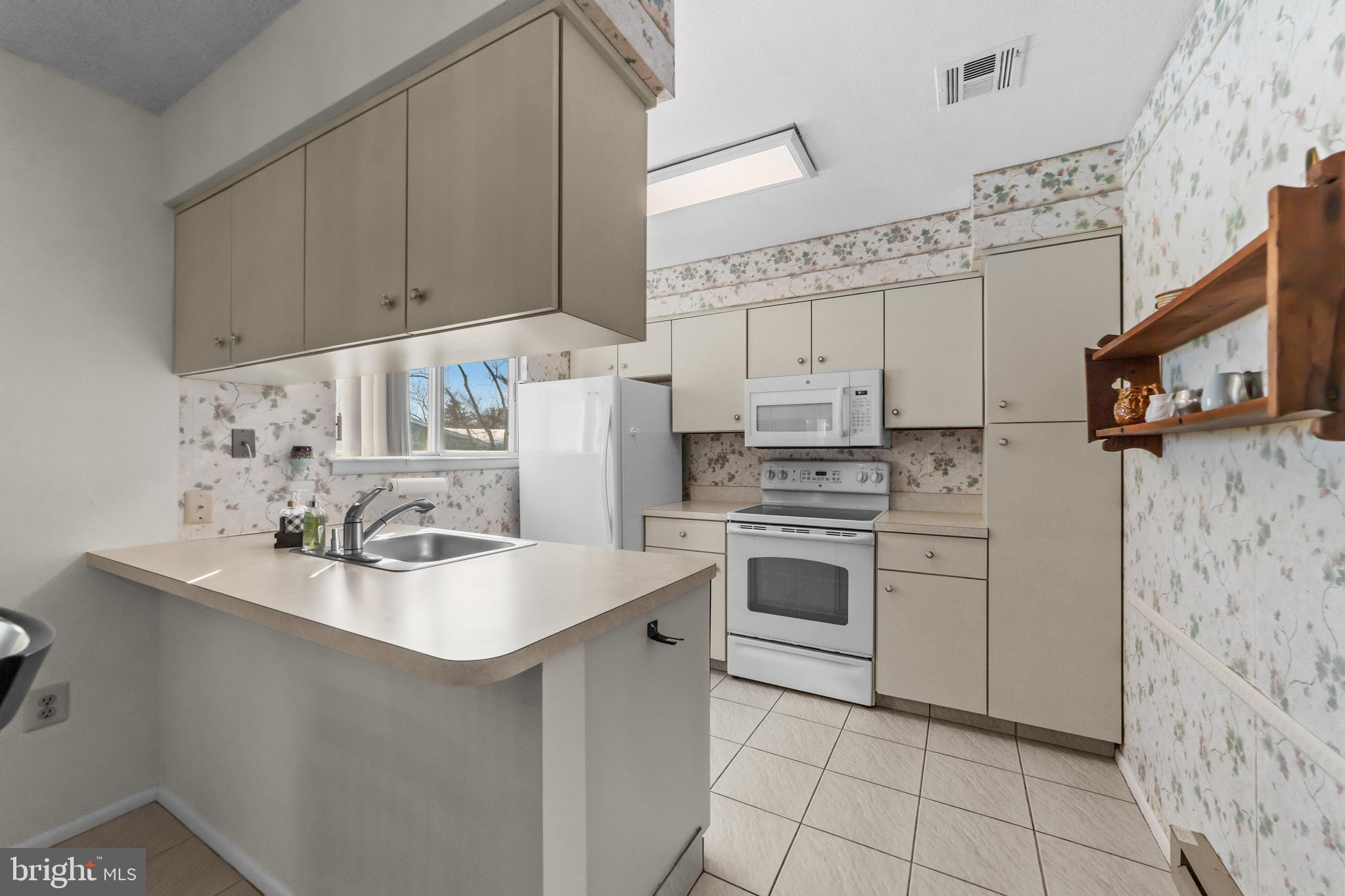 460A Delair Road, Unit A Monroe Township, NJ 08831 - Photo 10 of 29