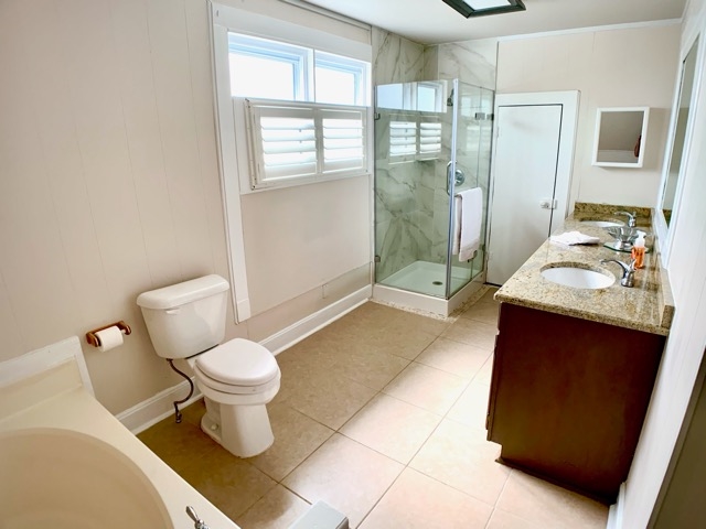 207 West Rose Avenue Foley, AL 36535 - Photo 29 of 34 Upstairs Bath