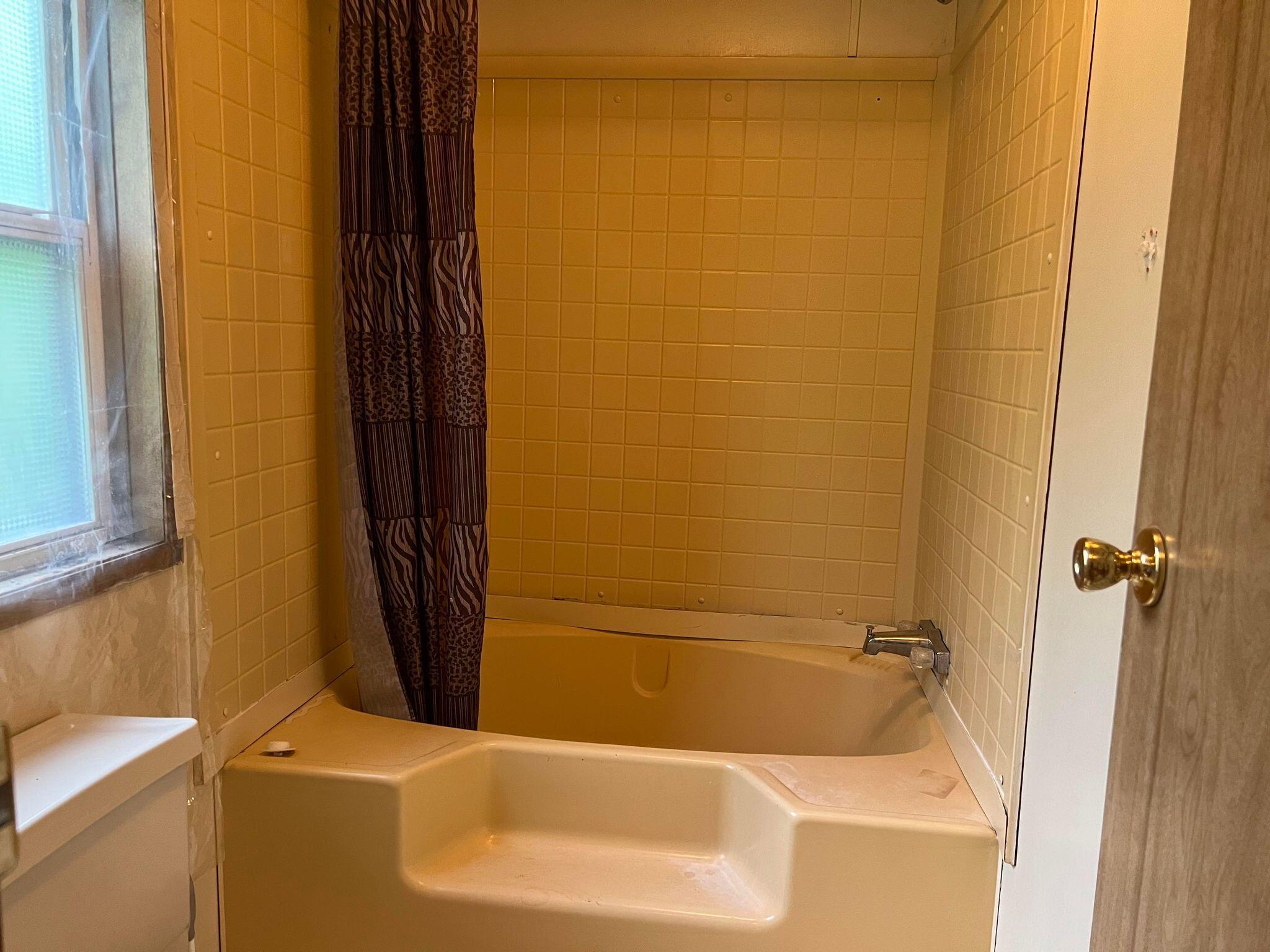 578 Auburn Road Turner, ME 04282 - Photo 12 of 23 bathroom 2 master tub
