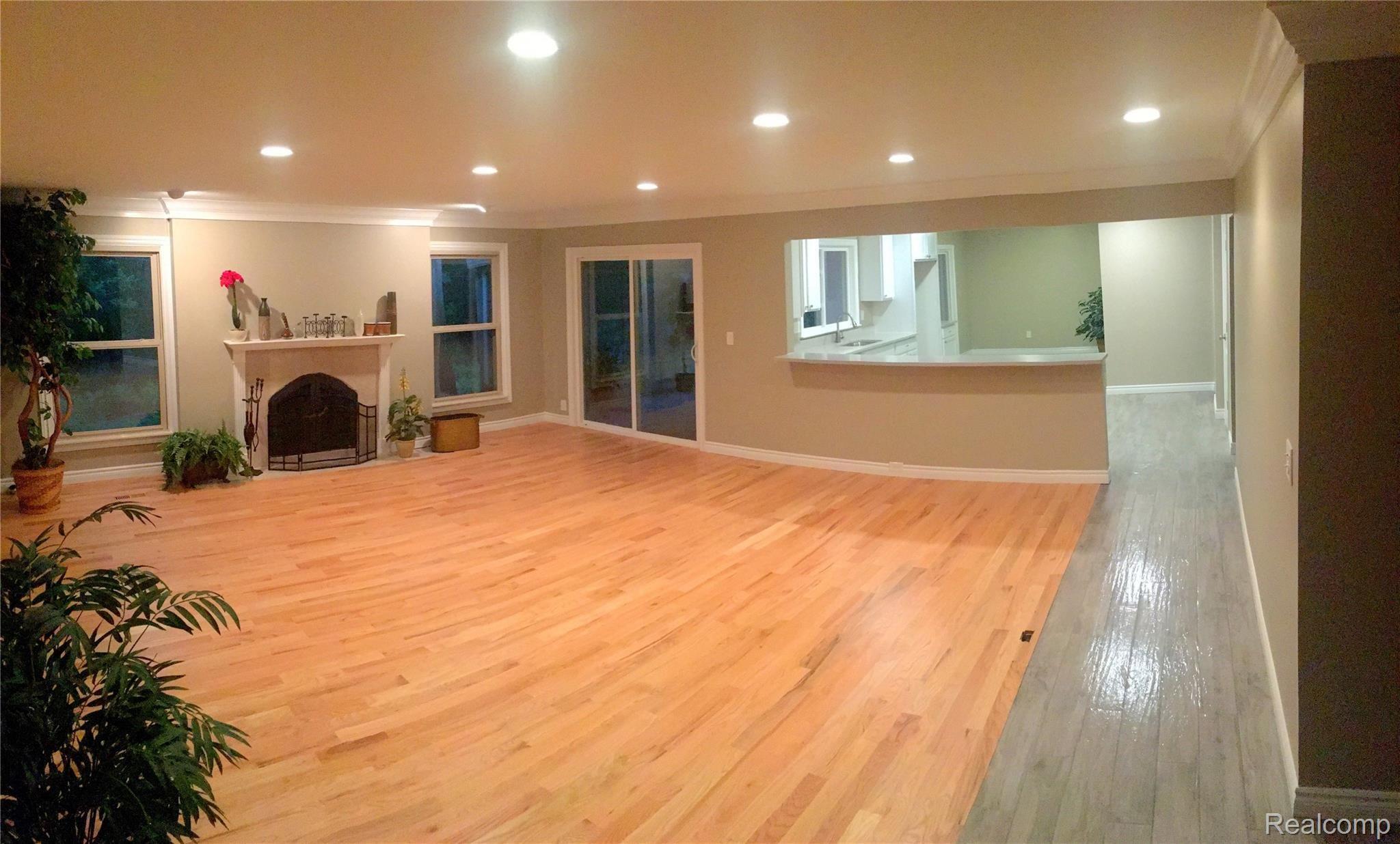 33441 Old Timber Road Farmington, MI 48331 - Photo 11 of 32 IMG_2912.JPG