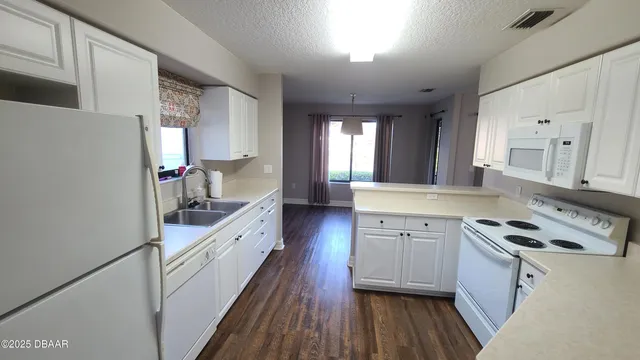 $1,800 | 138 Blue Heron Drive, Unit A, Daytona Beach, FL 32119