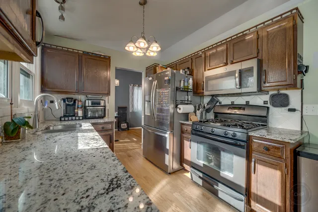 $409,900 | 1133 Jennifer Lane, Bolingbrook, IL 60440