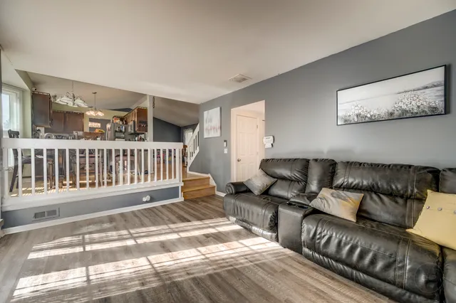 $409,900 | 1133 Jennifer Lane, Bolingbrook, IL 60440