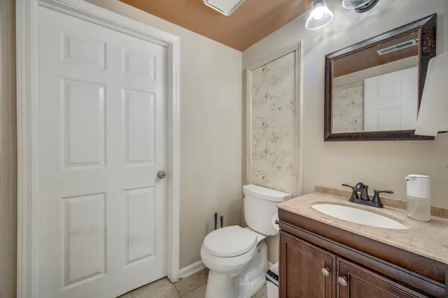 $409,900 | 1133 Jennifer Lane, Bolingbrook, IL 60440