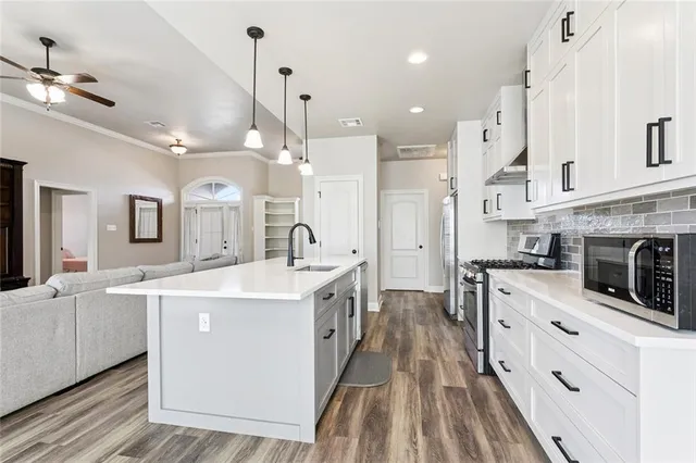 $2,450 | 114 Gregory Drive, Luling, LA 70070