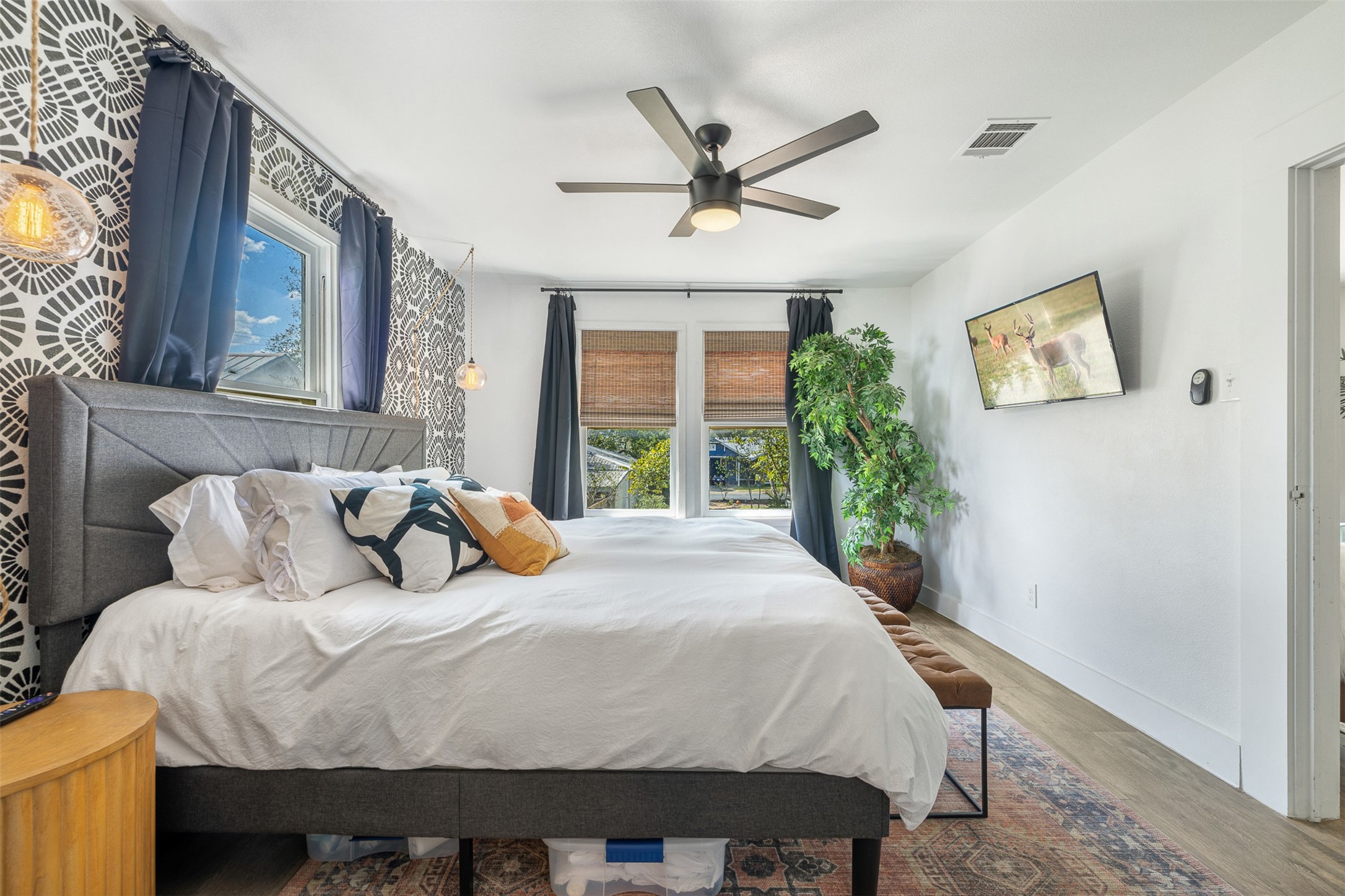 206 North Rusk Street Fayetteville, TX 78940 - Photo 36 of 50 a bedroom with a large bed and a window