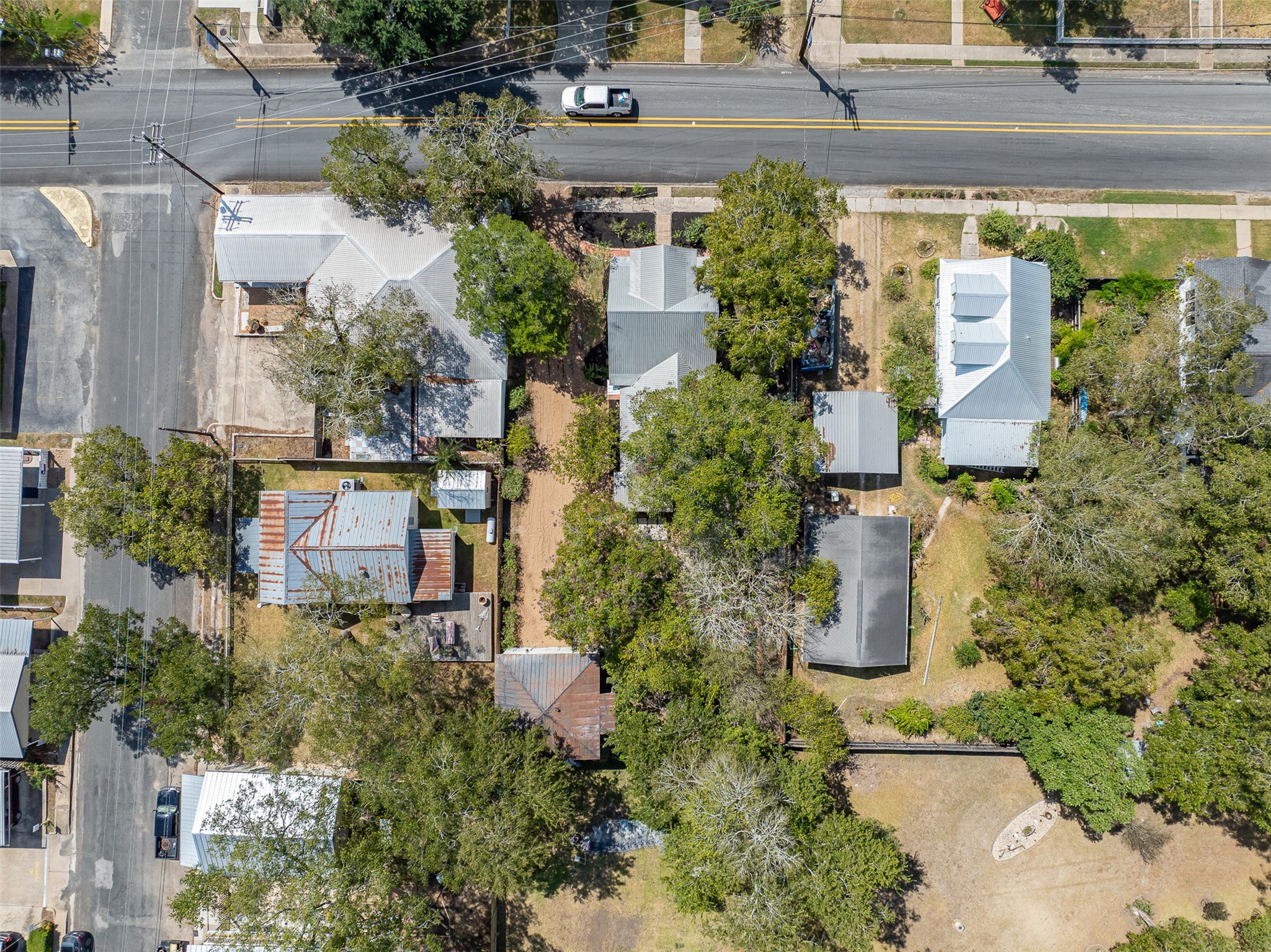 206 North Rusk Street Fayetteville, TX 78940 - Photo 44 of 50 an aerial view of a house with a garden