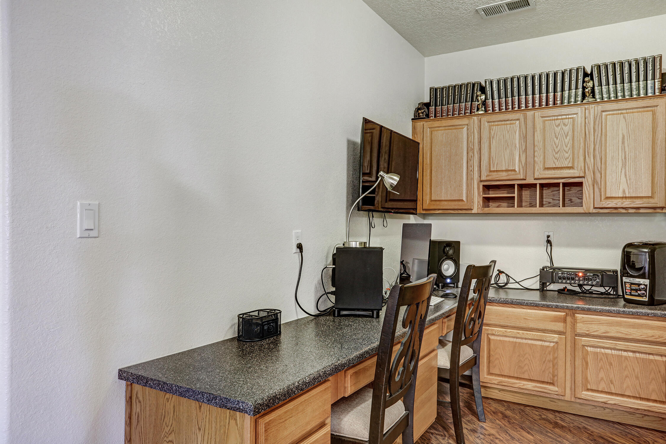 1805 Bold Ruler Road Albuquerque, NM 87123 - Photo 18 of 46 Gallery Image 18