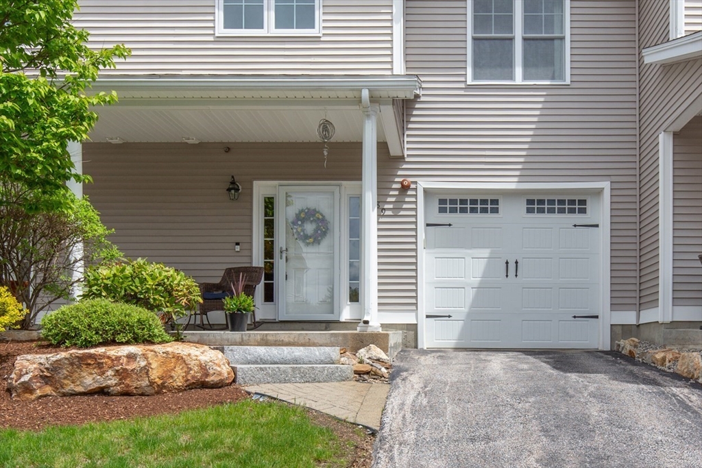 89 Woodview Way, Unit 89 Manchester, NH 03102 - Photo 4 of 42