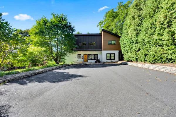$639,900 | 335 Salisbury Street, Worcester, MA 01609