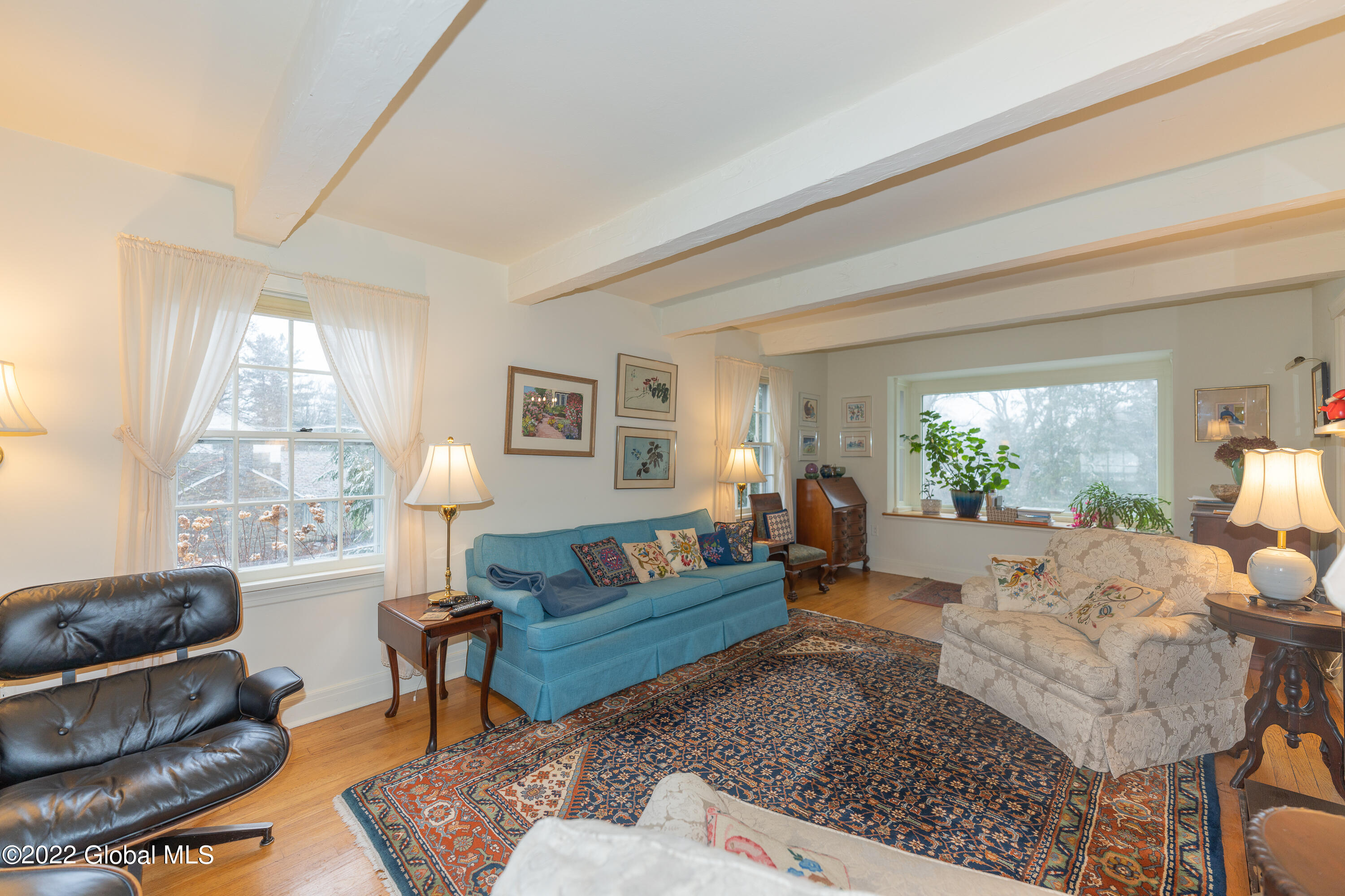 1014 Mohegan Road Niskayuna, NY 12309 - Photo 18 of 68 Living Room