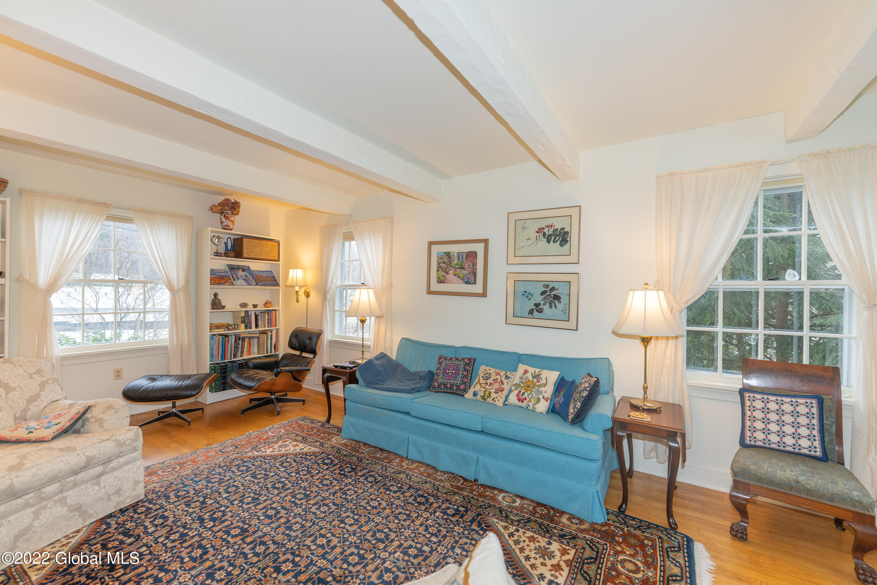 1014 Mohegan Road Niskayuna, NY 12309 - Photo 21 of 68 Living Room