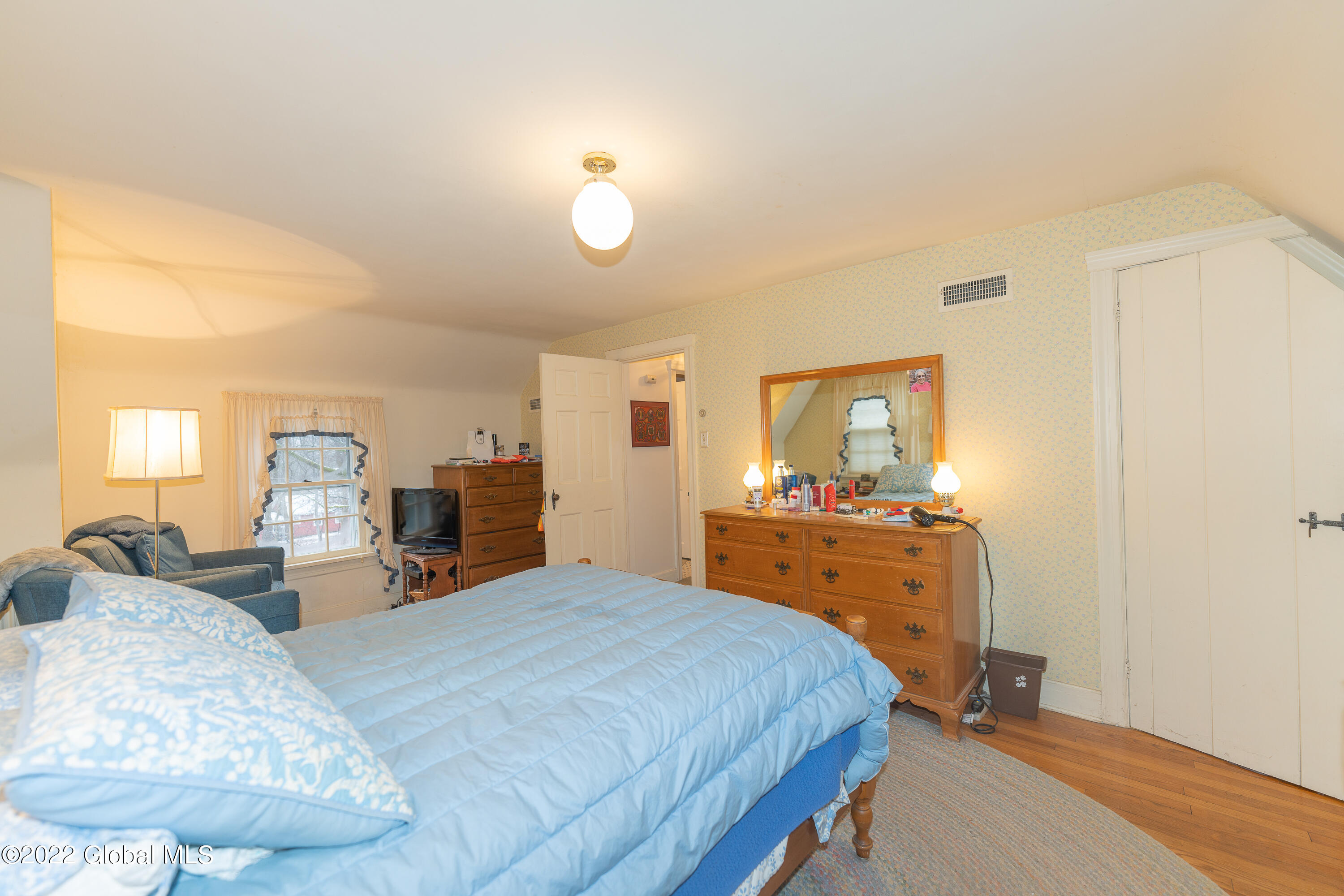 1014 Mohegan Road Niskayuna, NY 12309 - Photo 31 of 68 Primary Bedroom