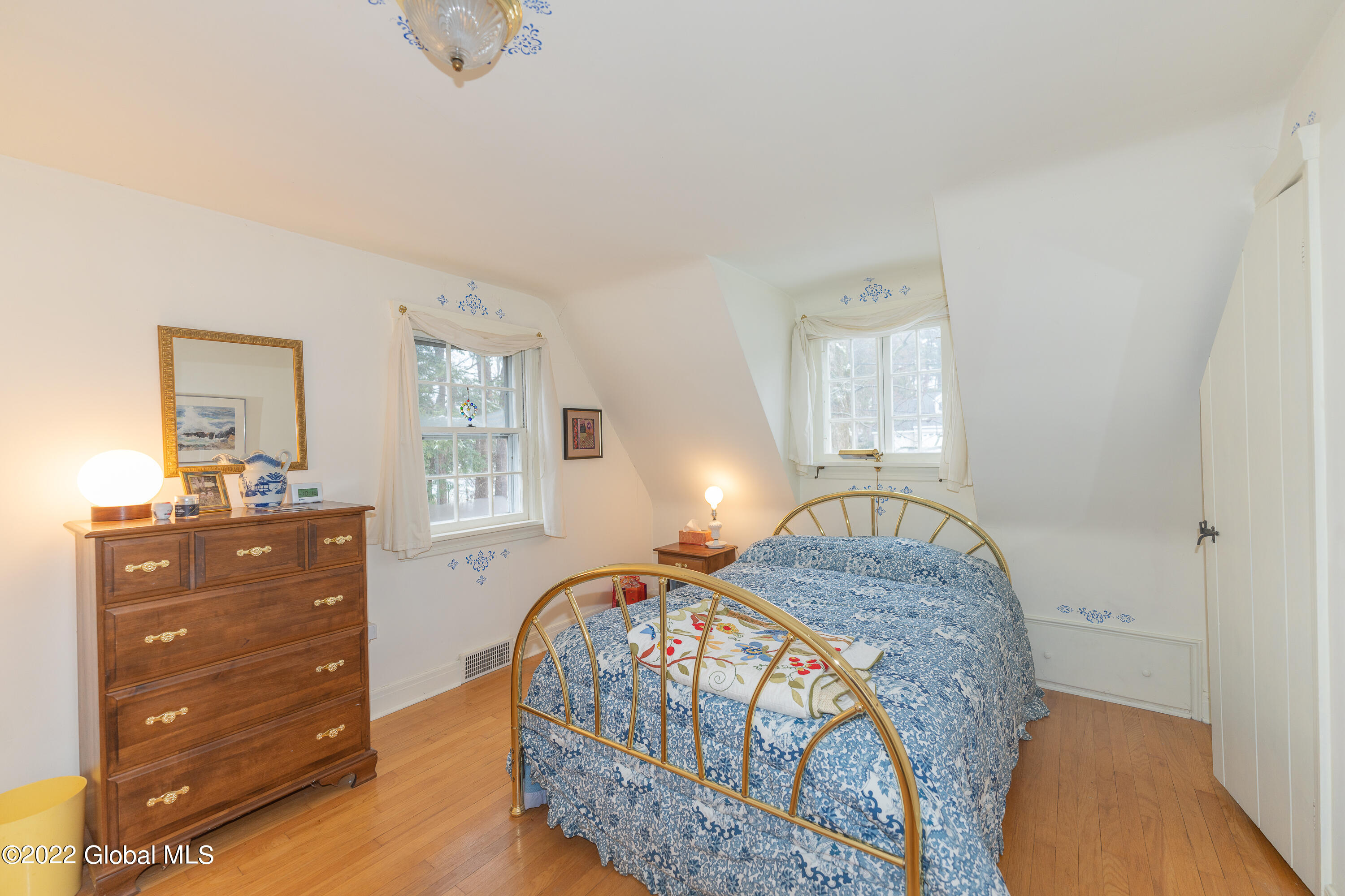 1014 Mohegan Road Niskayuna, NY 12309 - Photo 33 of 68 Bedroom 2