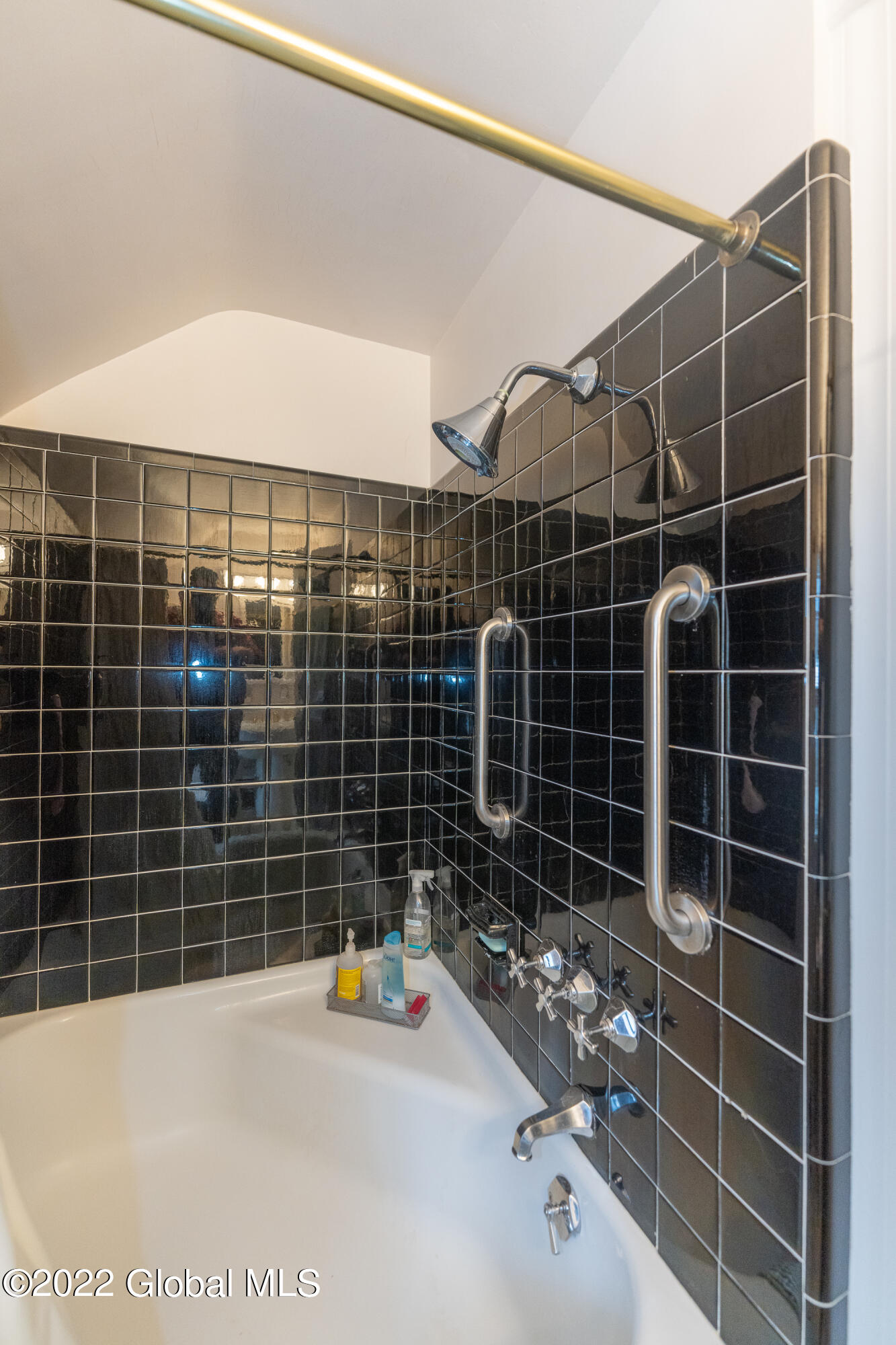1014 Mohegan Road Niskayuna, NY 12309 - Photo 38 of 68 Full Bath