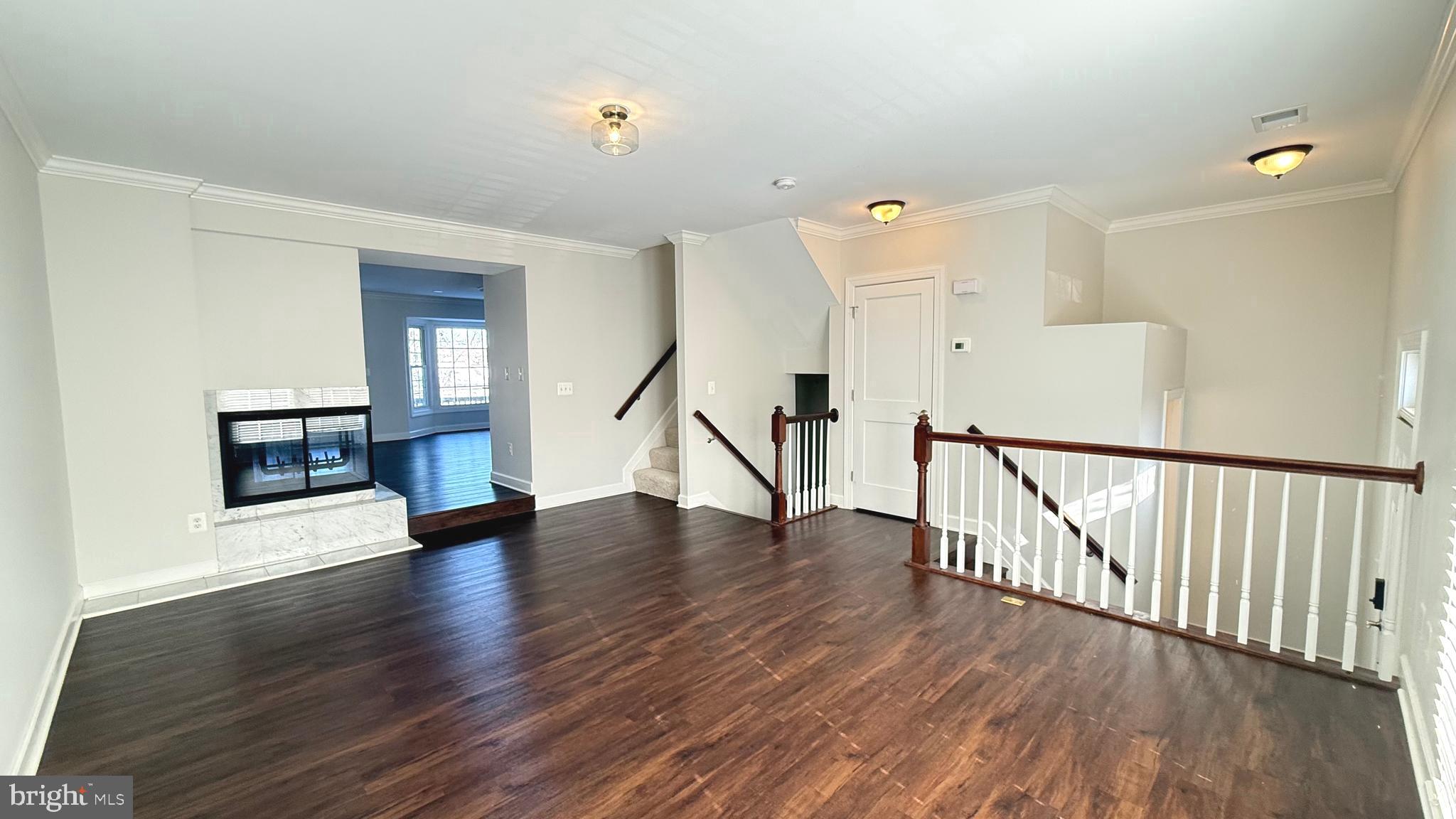8036 Trevor Place Vienna, VA 22182 - Photo 4 of 44 Main living space
