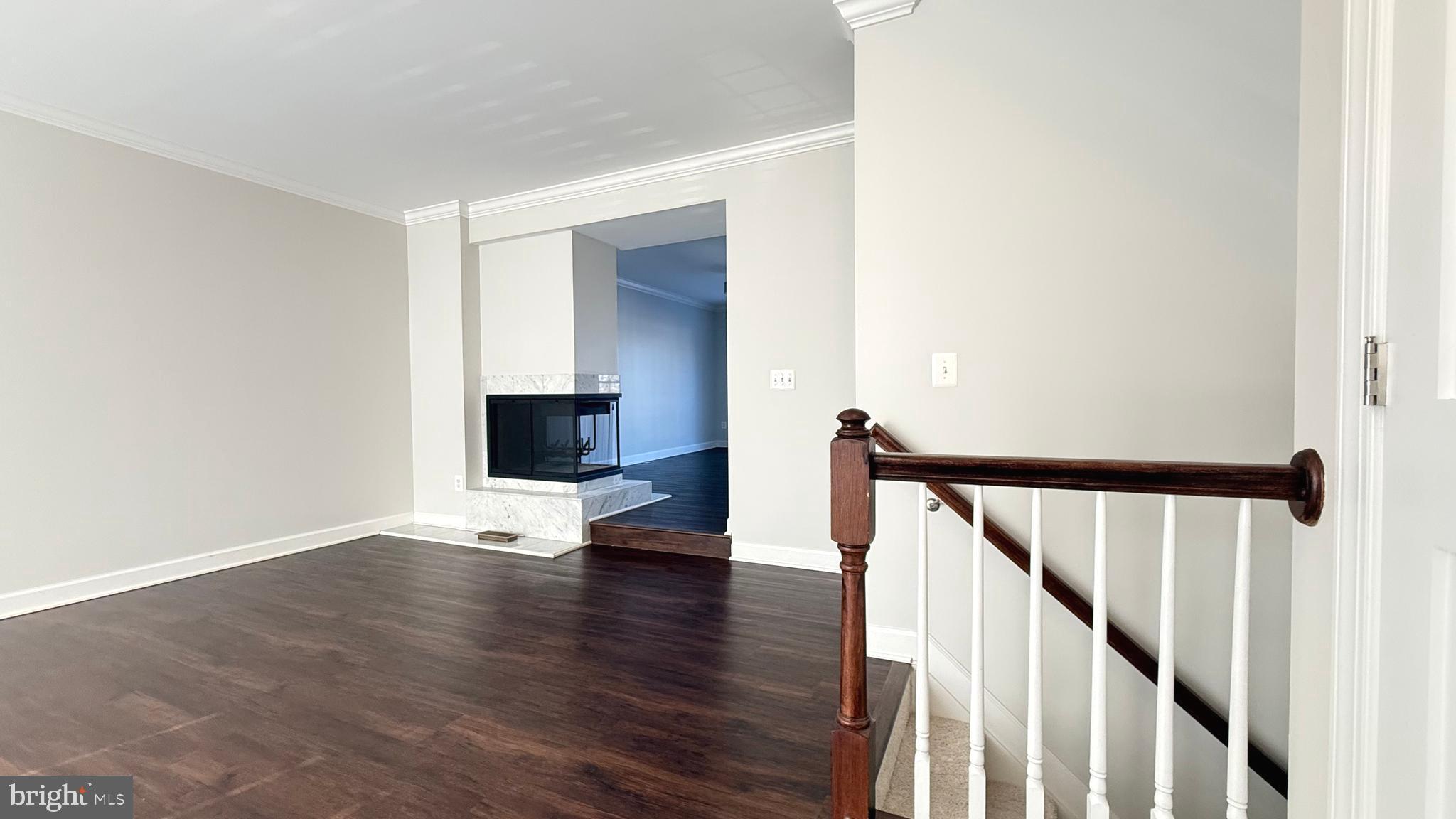 8036 Trevor Place Vienna, VA 22182 - Photo 5 of 44 Main living space