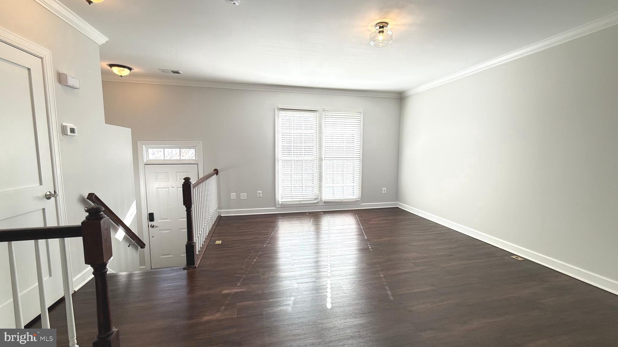 8036 Trevor Place Vienna, VA 22182 - Photo 6 of 44 Main living space
