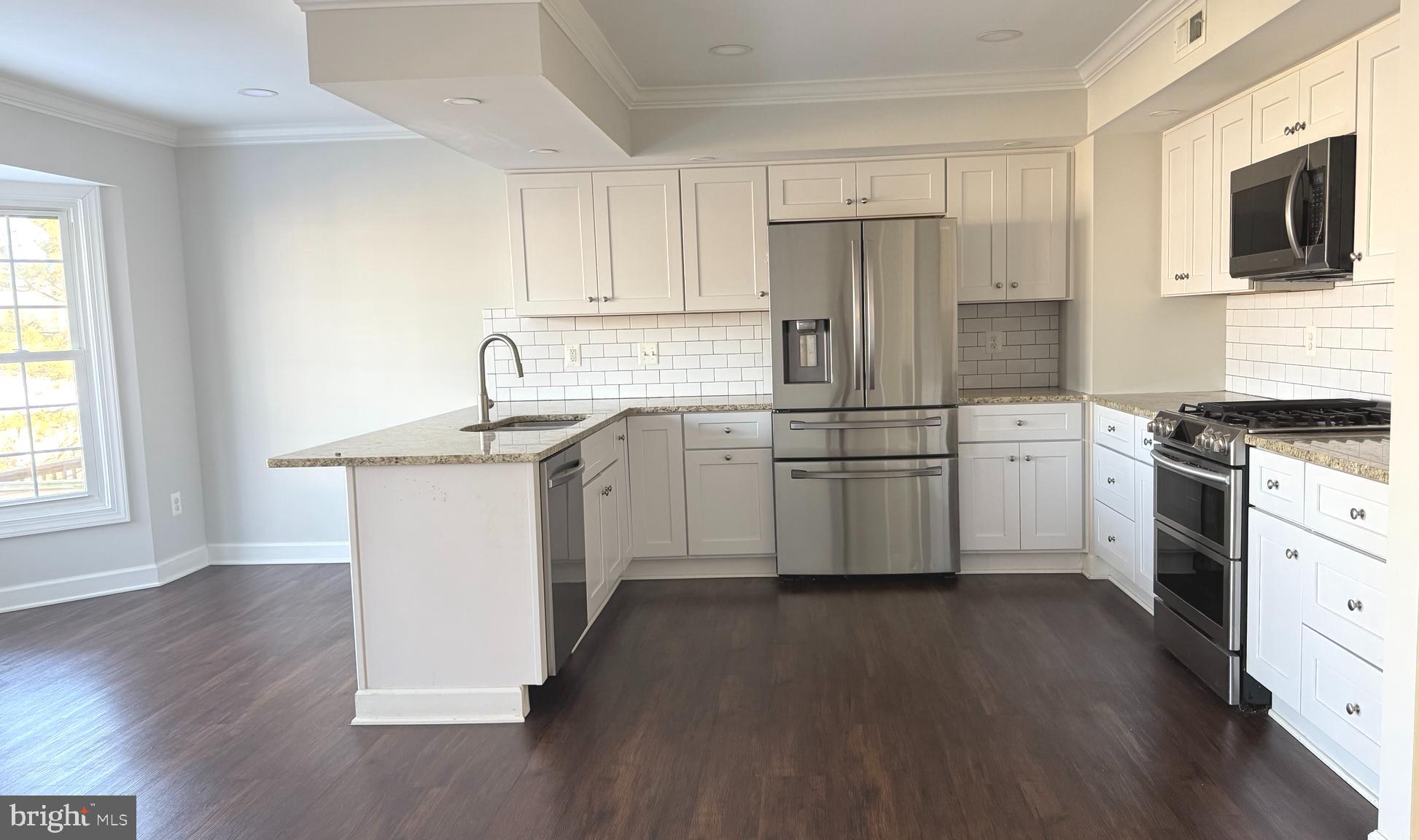 8036 Trevor Place Vienna, VA 22182 - Photo 8 of 44 Kitchen