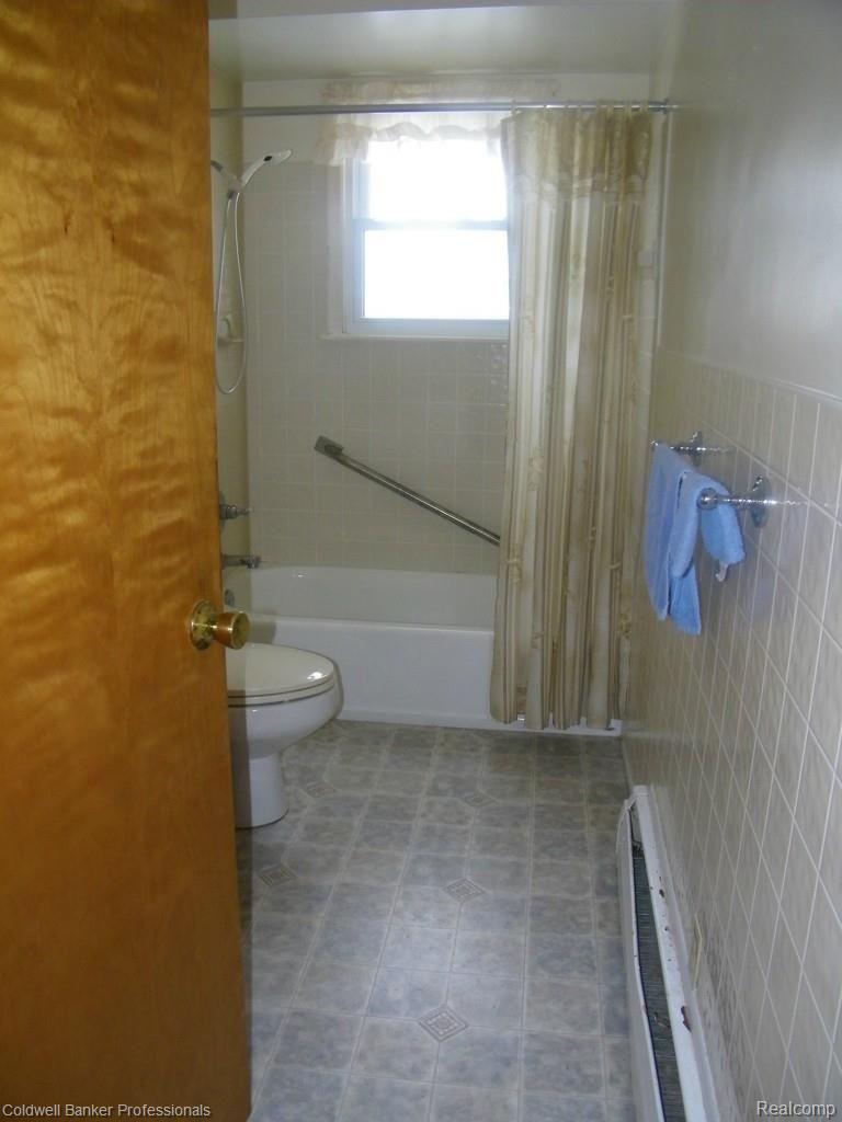 6895 Jefferson Road North Branch, MI 48461 - Photo 17 of 29 100_6315.jpg