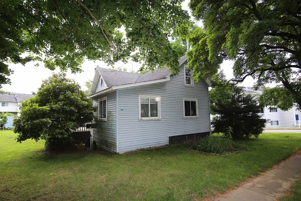 $119,900 | 406 Spring Street, Three Rivers, MI 49093