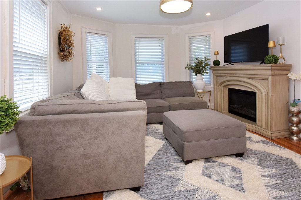 435 Cabot Street, Unit B Beverly, MA 01915 - Photo 10 of 35