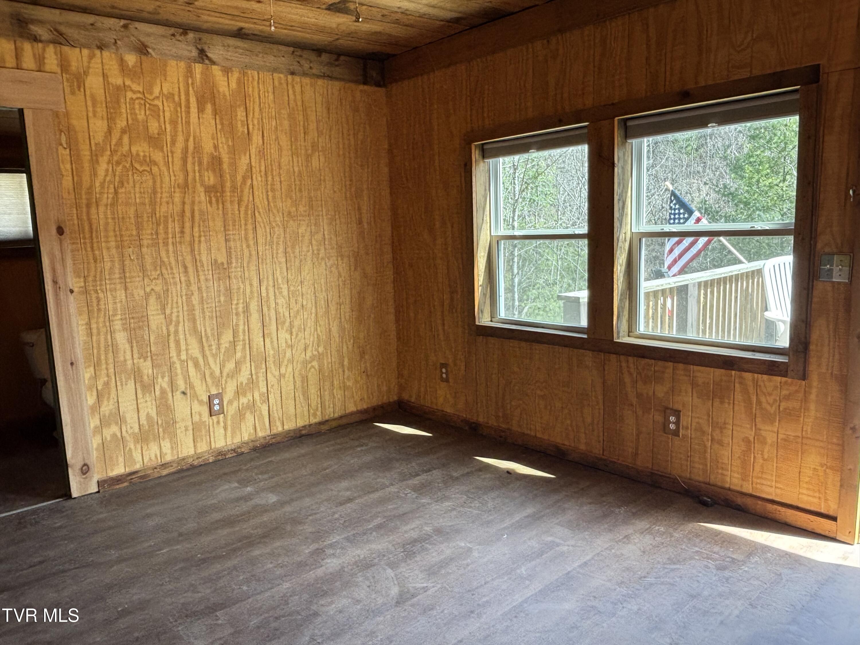 202 Greer Branch Road Laurel Bloomery, TN 37680 - Photo 13 of 32 IMG_5296