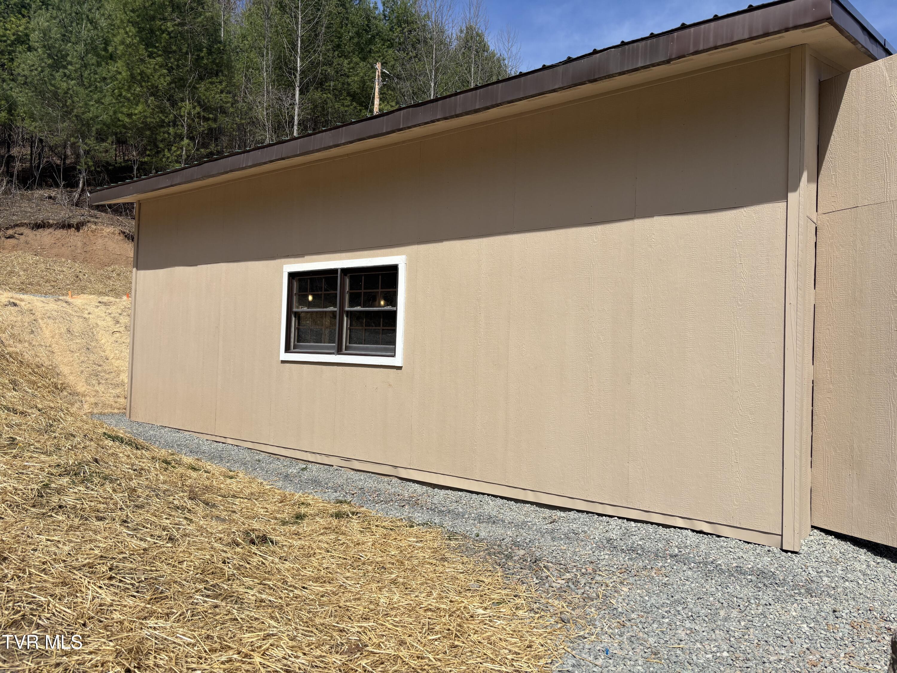 202 Greer Branch Road Laurel Bloomery, TN 37680 - Photo 3 of 32 IMG_5285