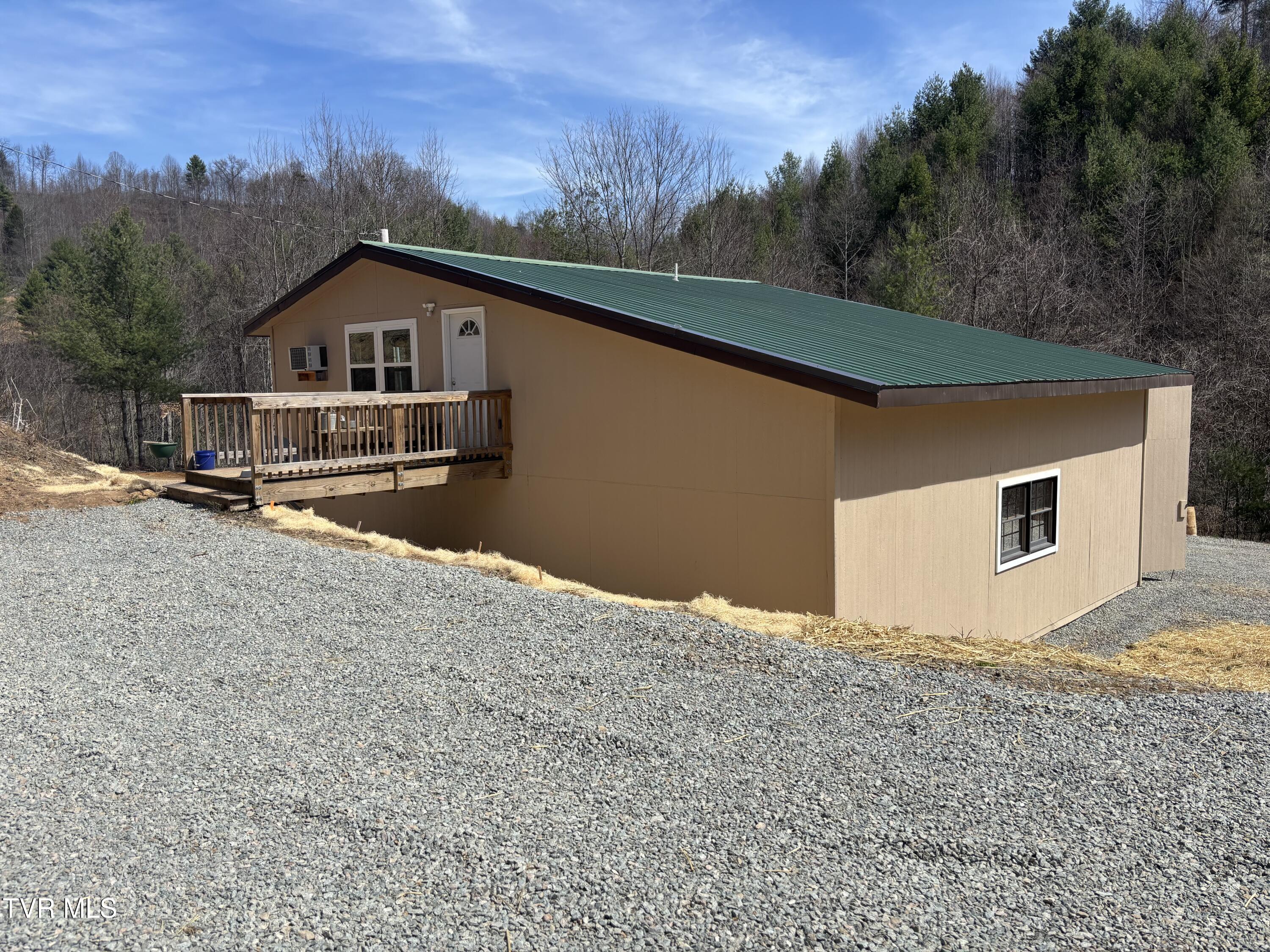 202 Greer Branch Road Laurel Bloomery, TN 37680 - Photo 6 of 32 IMG_5288