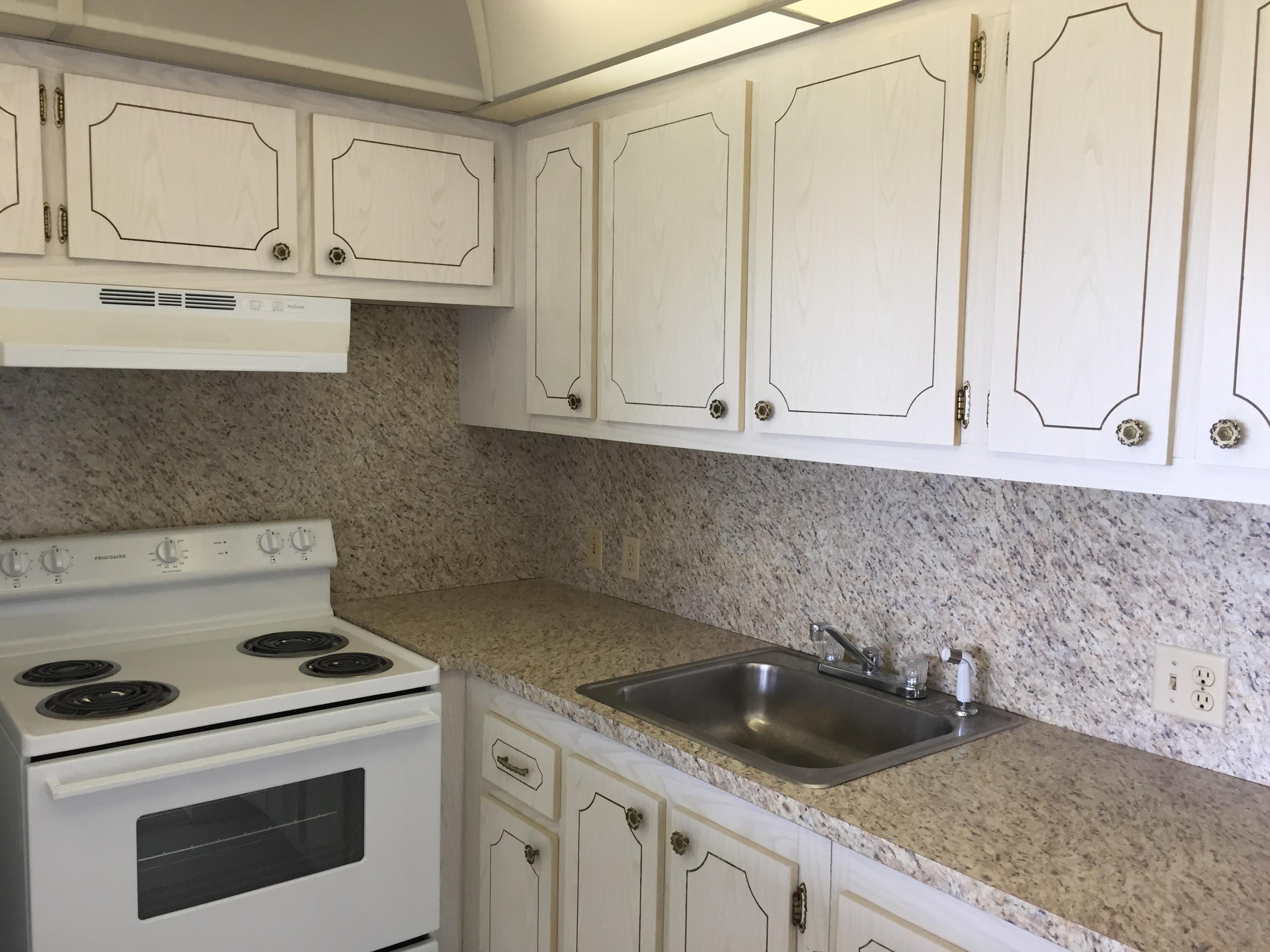 35 Suffolk Way, Unit 35 Boca Raton, FL 33434 - Photo 6 of 11 IMG_0931