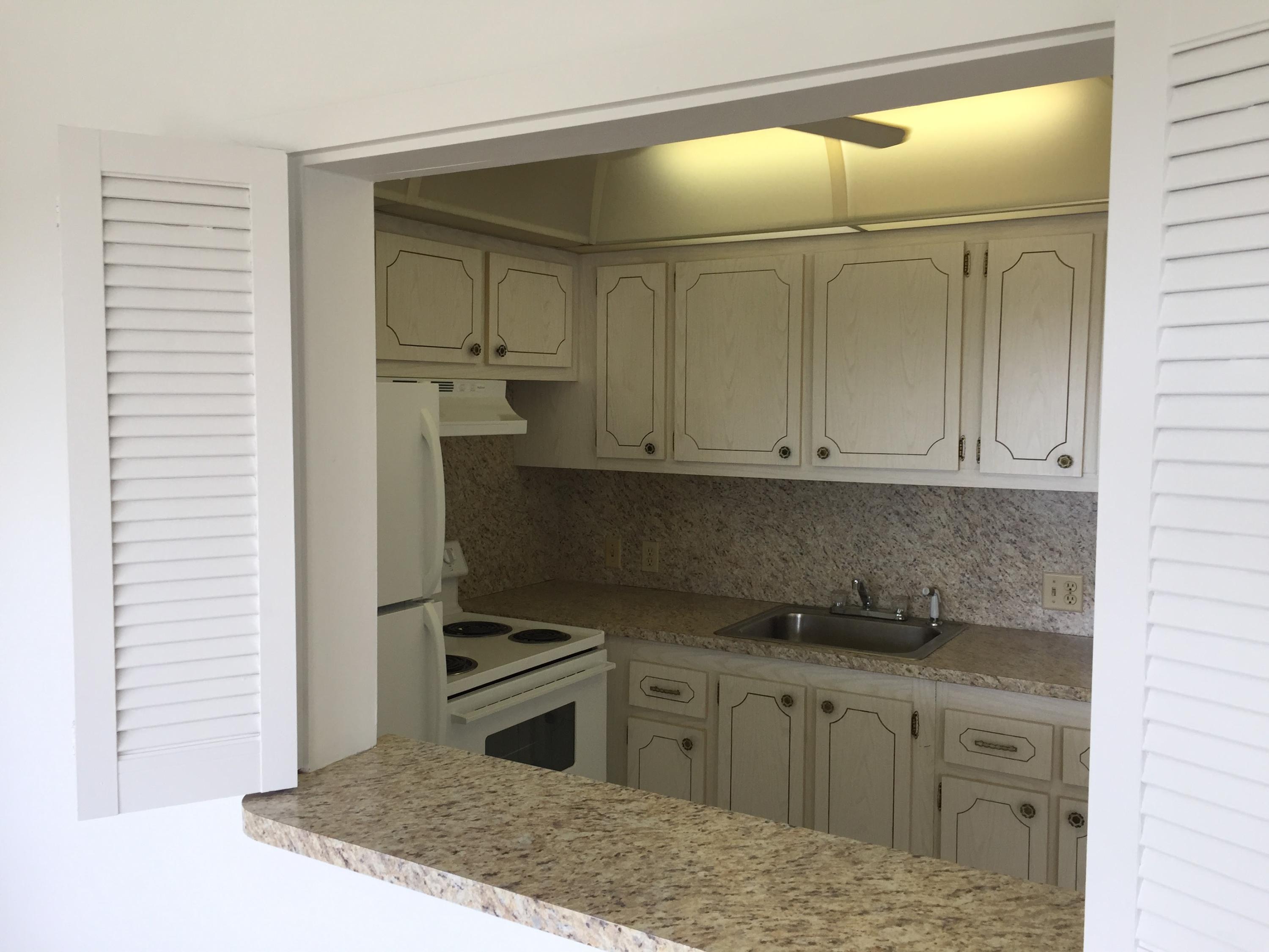 35 Suffolk Way, Unit 35 Boca Raton, FL 33434 - Photo 7 of 11 IMG_0932