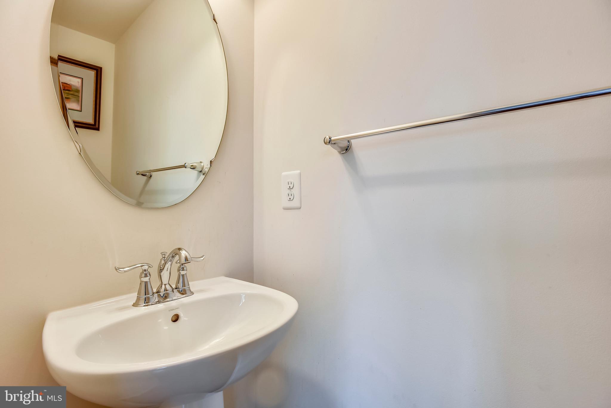 25884 Racing Sun Drive Aldie, VA 20105 - Photo 11 of 29 Half Bath on Main