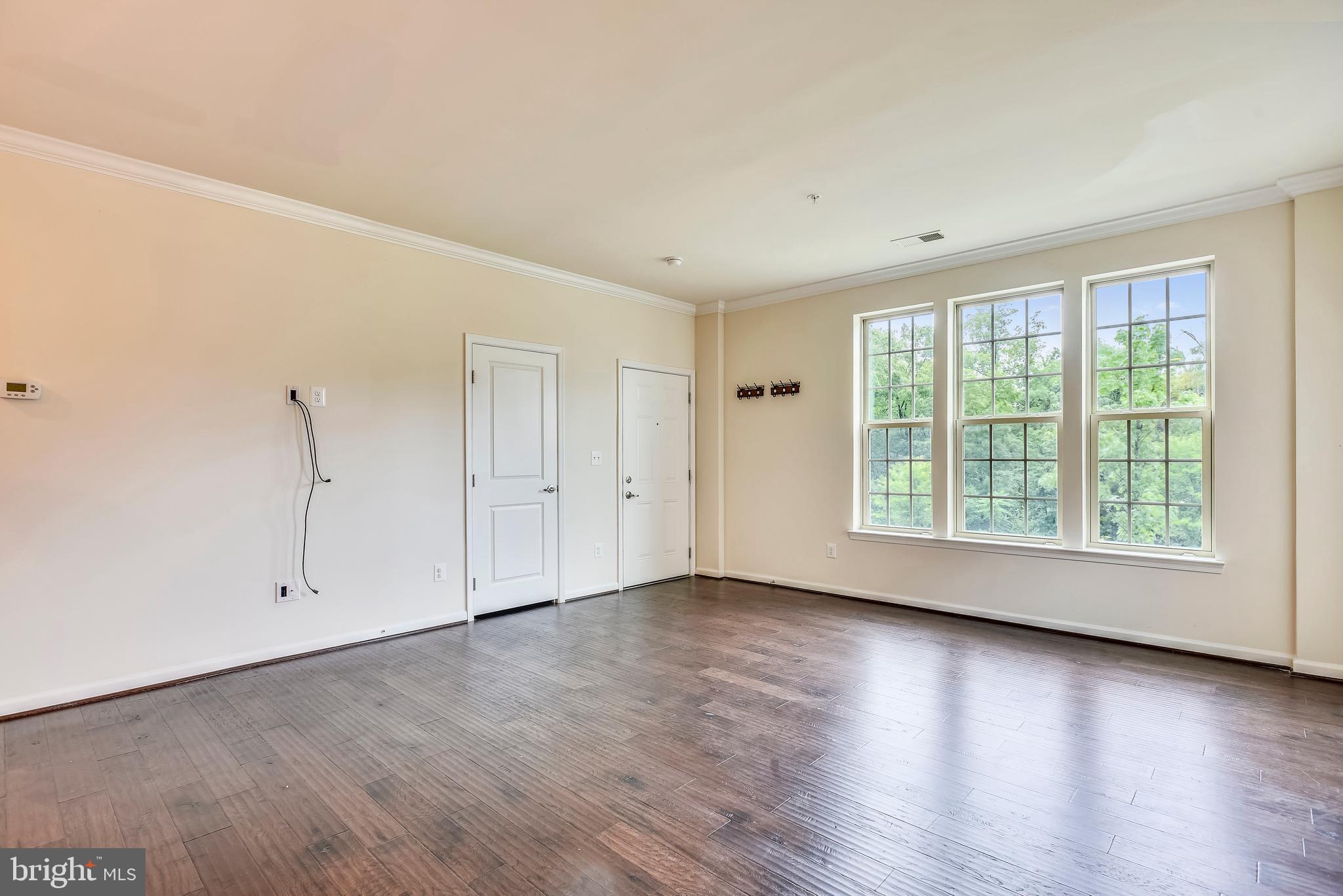 25884 Racing Sun Drive Aldie, VA 20105 - Photo 5 of 29 Spacious Living with plenty of light