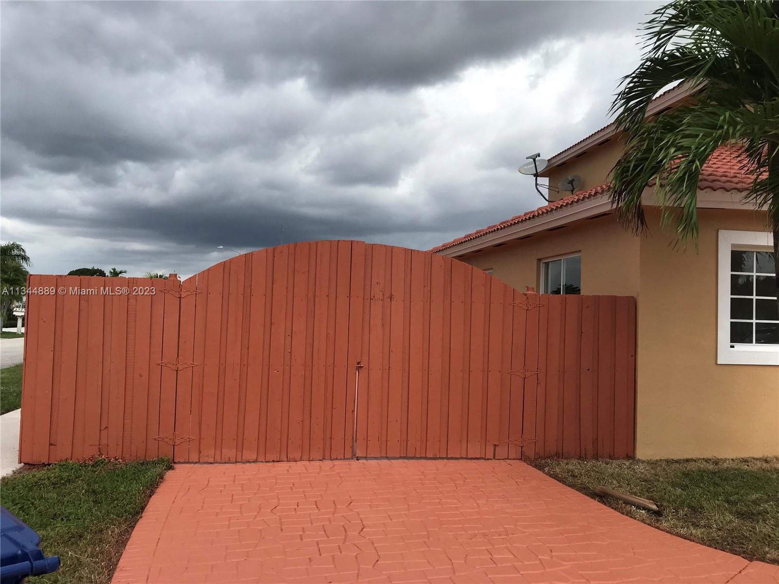 16057 Southwest 53rd Terrace Miami, FL 33185 - Photo 3 of 30