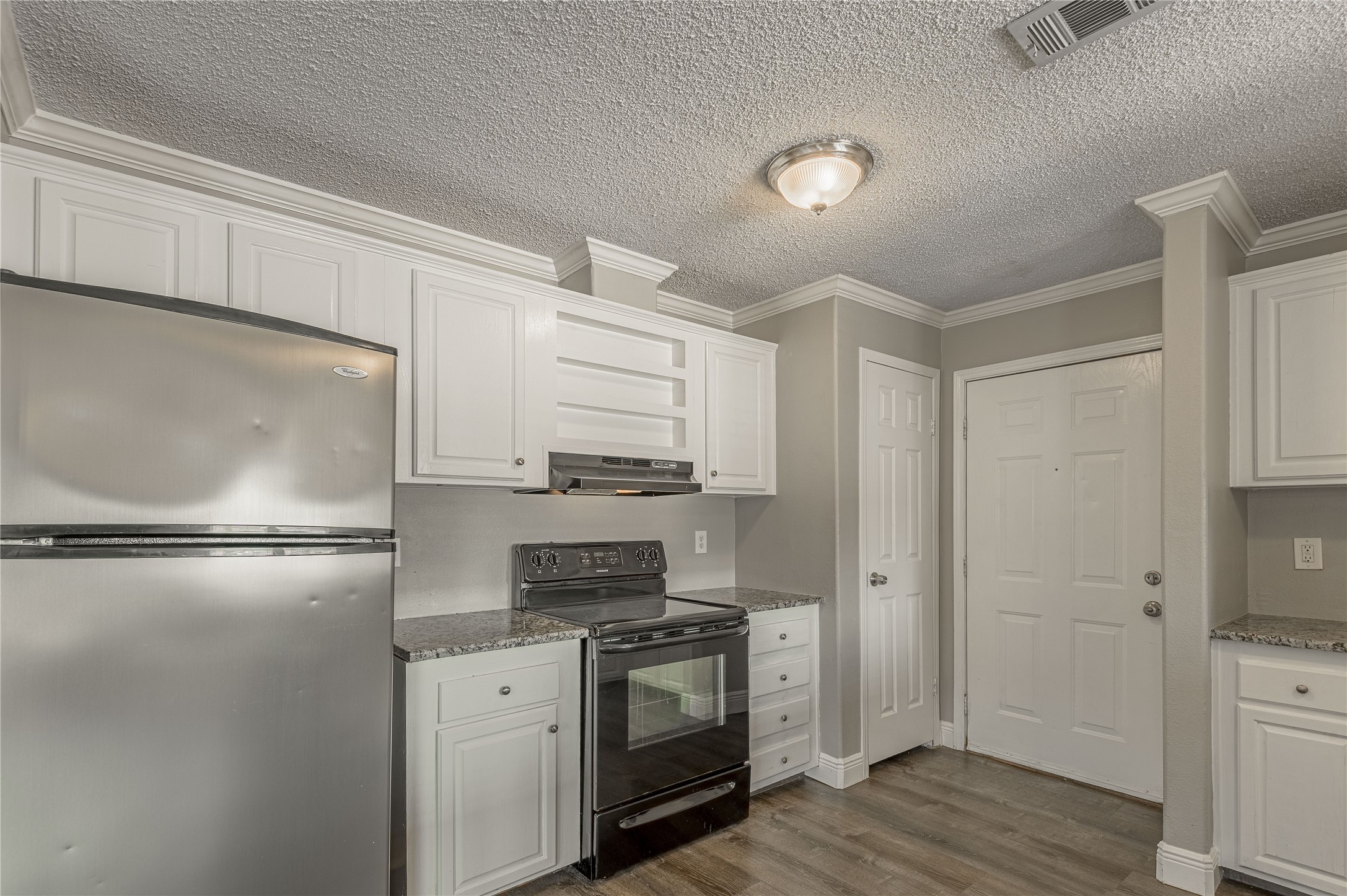 164 Varsity Circle Huntsville, TX 77340 - Photo 12 of 36