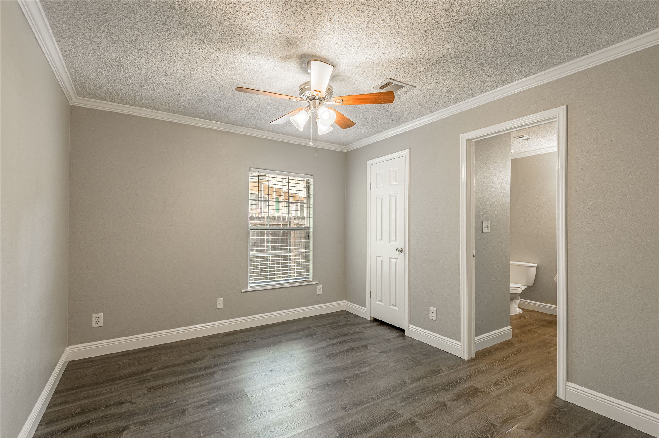 164 Varsity Circle Huntsville, TX 77340 - Photo 19 of 36