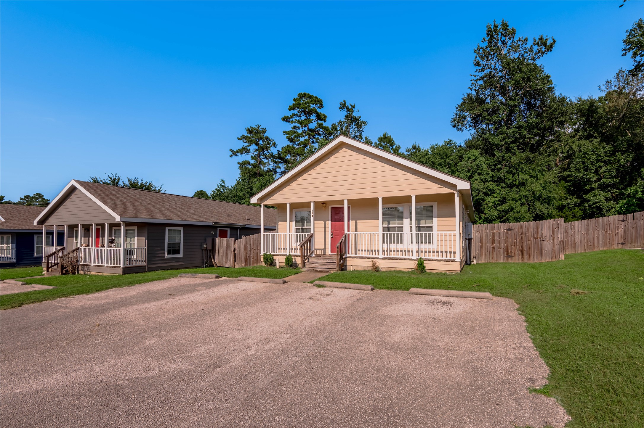 164 Varsity Circle Huntsville, TX 77340 - Photo 2 of 36