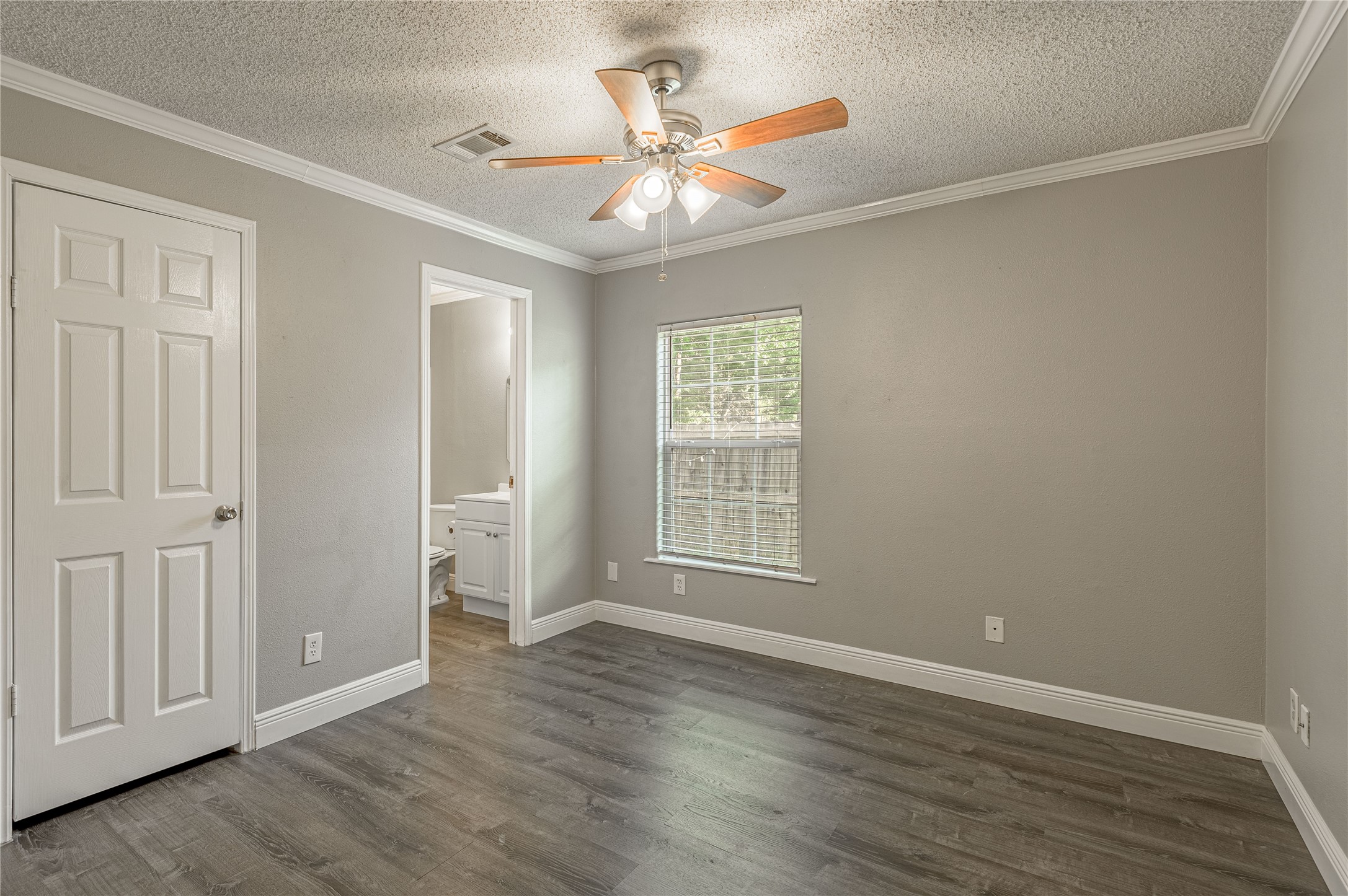 164 Varsity Circle Huntsville, TX 77340 - Photo 23 of 36