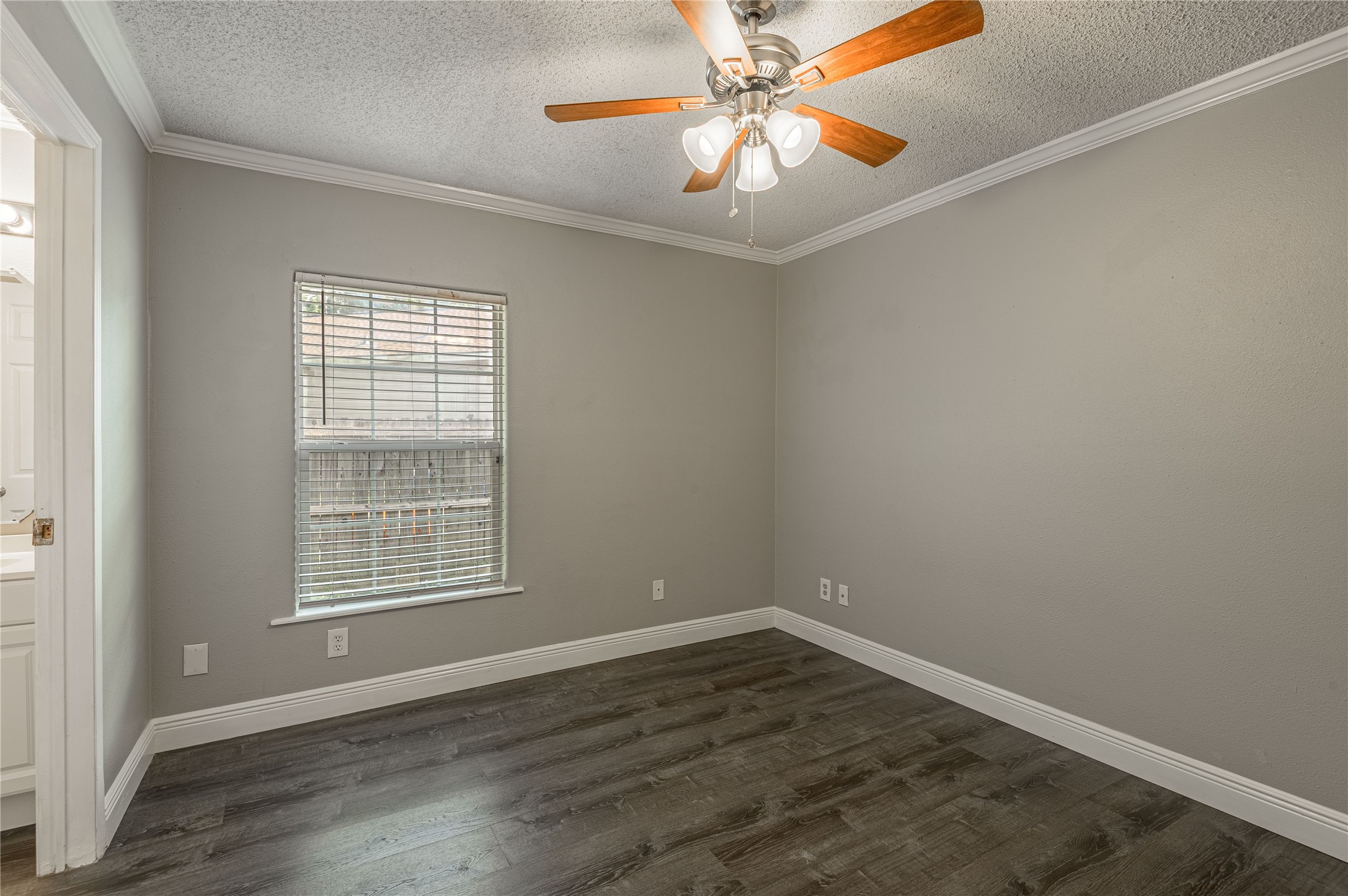 164 Varsity Circle Huntsville, TX 77340 - Photo 25 of 36